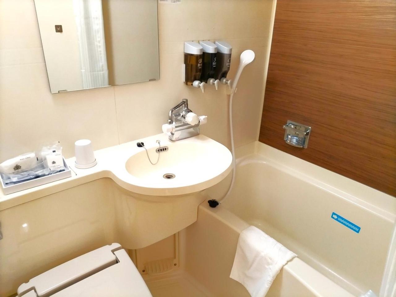 Apa Hotel Tokushima Ekimae Exteriör bild