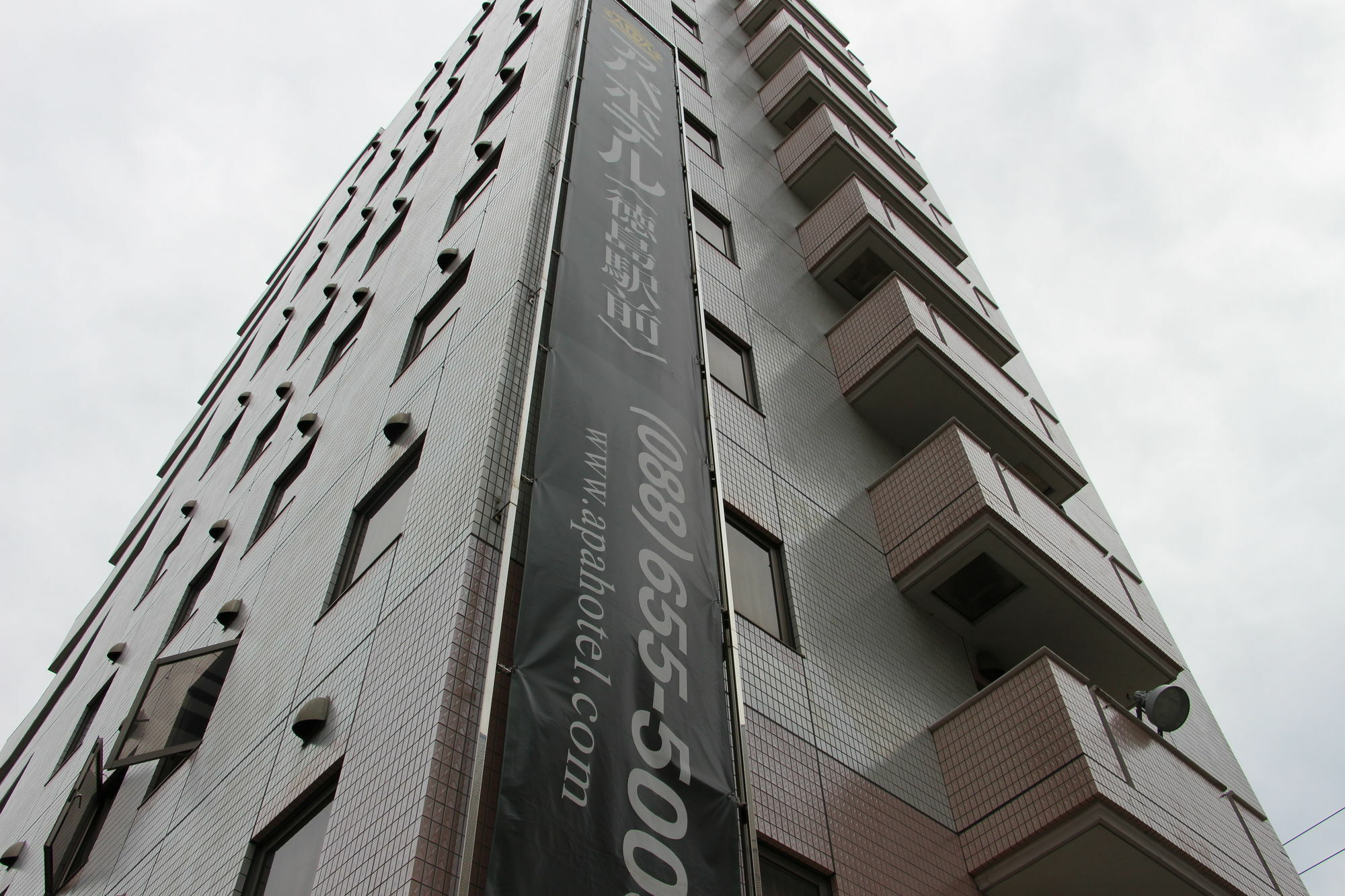 Apa Hotel Tokushima Ekimae Exteriör bild